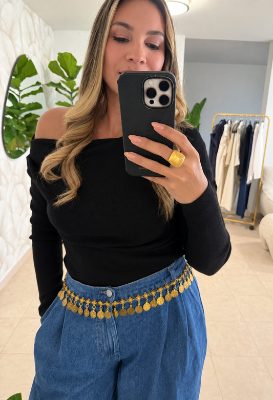 Black Off-Shoulder Long Sleeve Top | Blusa Negra de Hombros Descubiertos