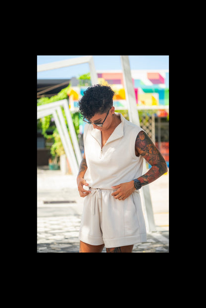 Taupe Sleeveless Zip Set | Conjunto Taupe de Top sin Mangas y Shorts