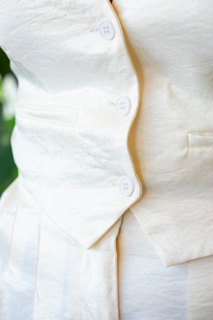 Ivory Tailored Vest Set | Conjunto Marfil de Chaleco y Pantalón