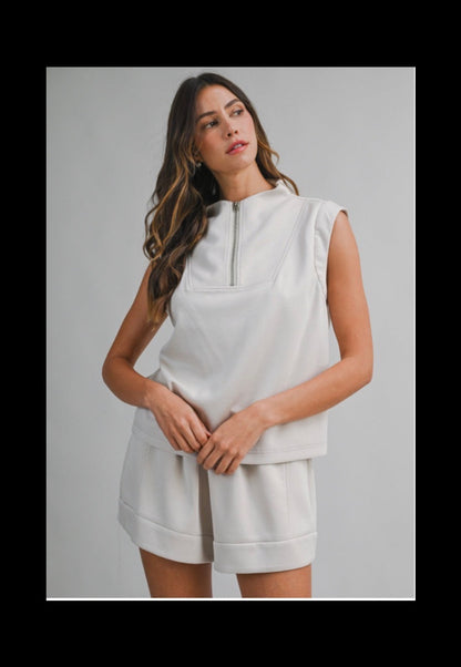 Taupe Sleeveless Zip Set | Conjunto Taupe de Top sin Mangas y Shorts