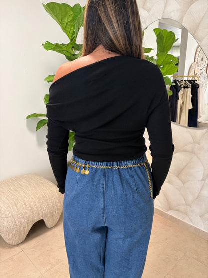 Black Off-Shoulder Long Sleeve Top | Blusa Negra de Hombros Descubiertos